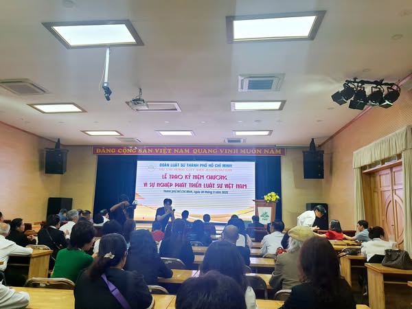Văn Phòng Luật Sư Phụng Việt