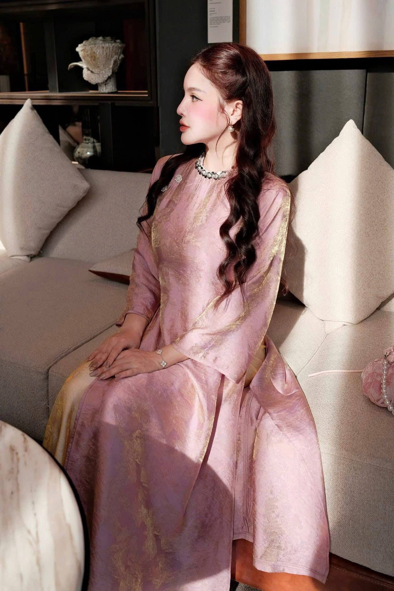 Design Life Studio -  Thuê áo dài chụp hình tết ở TPHCM