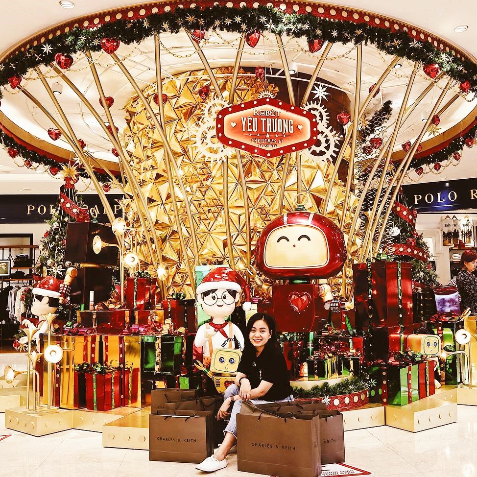 Takashimaya & Saigon Centre