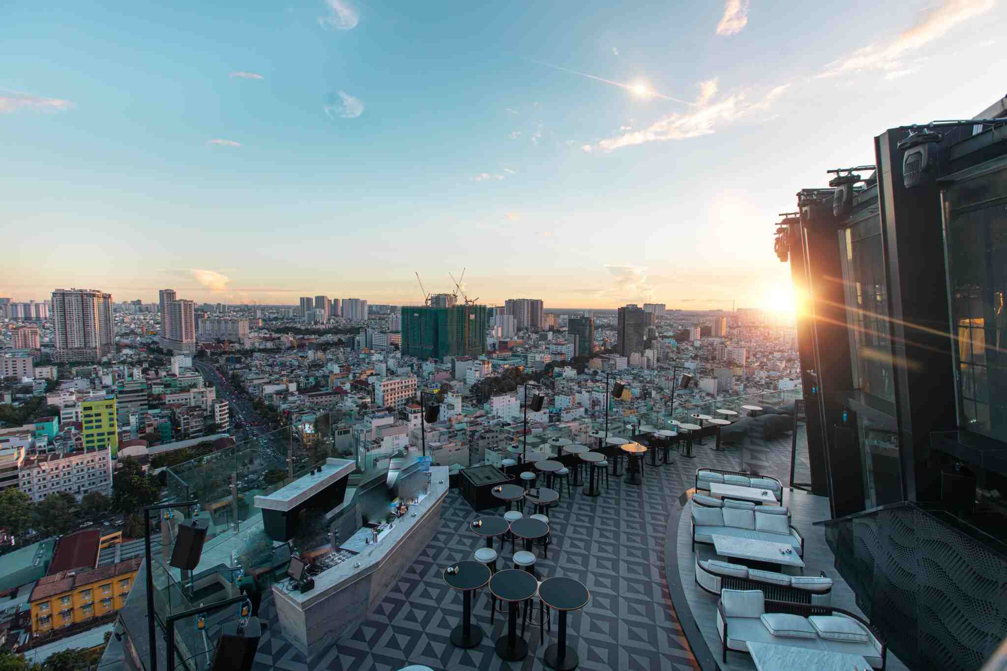Toàn cảnh thành phố từ Chill Sky Bar, quán bar view đẹp
