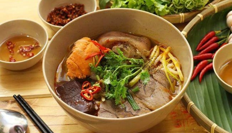 Bún bò Huế nổi tiếng gần khu Chợ Lớn