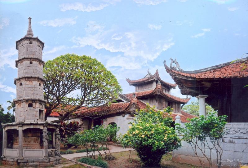 Tượng Quan Âm nghìn mắt nghìn tay tại chùa Bút Tháp Bắc Ninh – địa điểm du lịch đẹp giàu giá trị nghệ thuật.