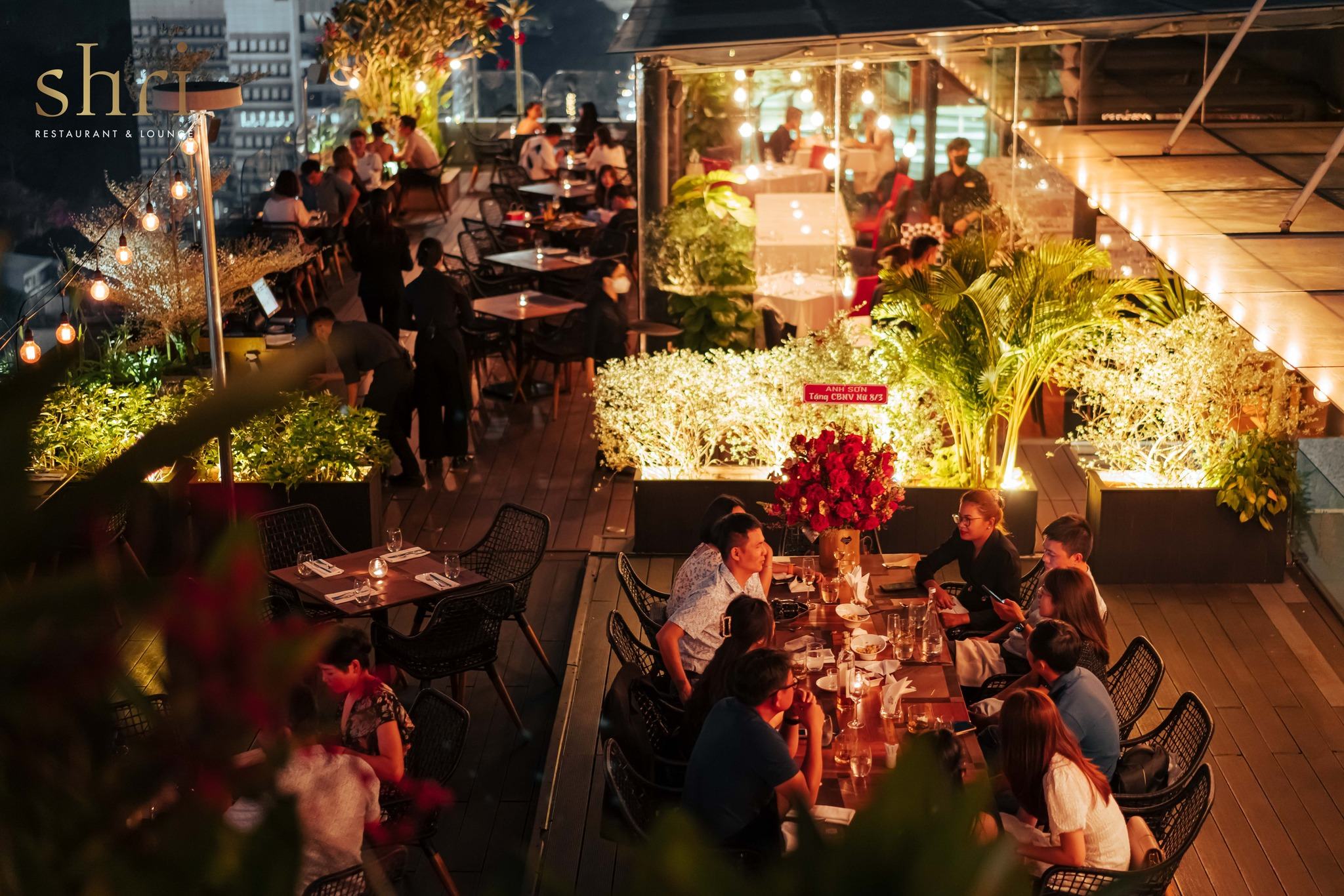 Shri Restaurant - quán ăn hẹn hò Sài Gòn có sân thượng đẹp
