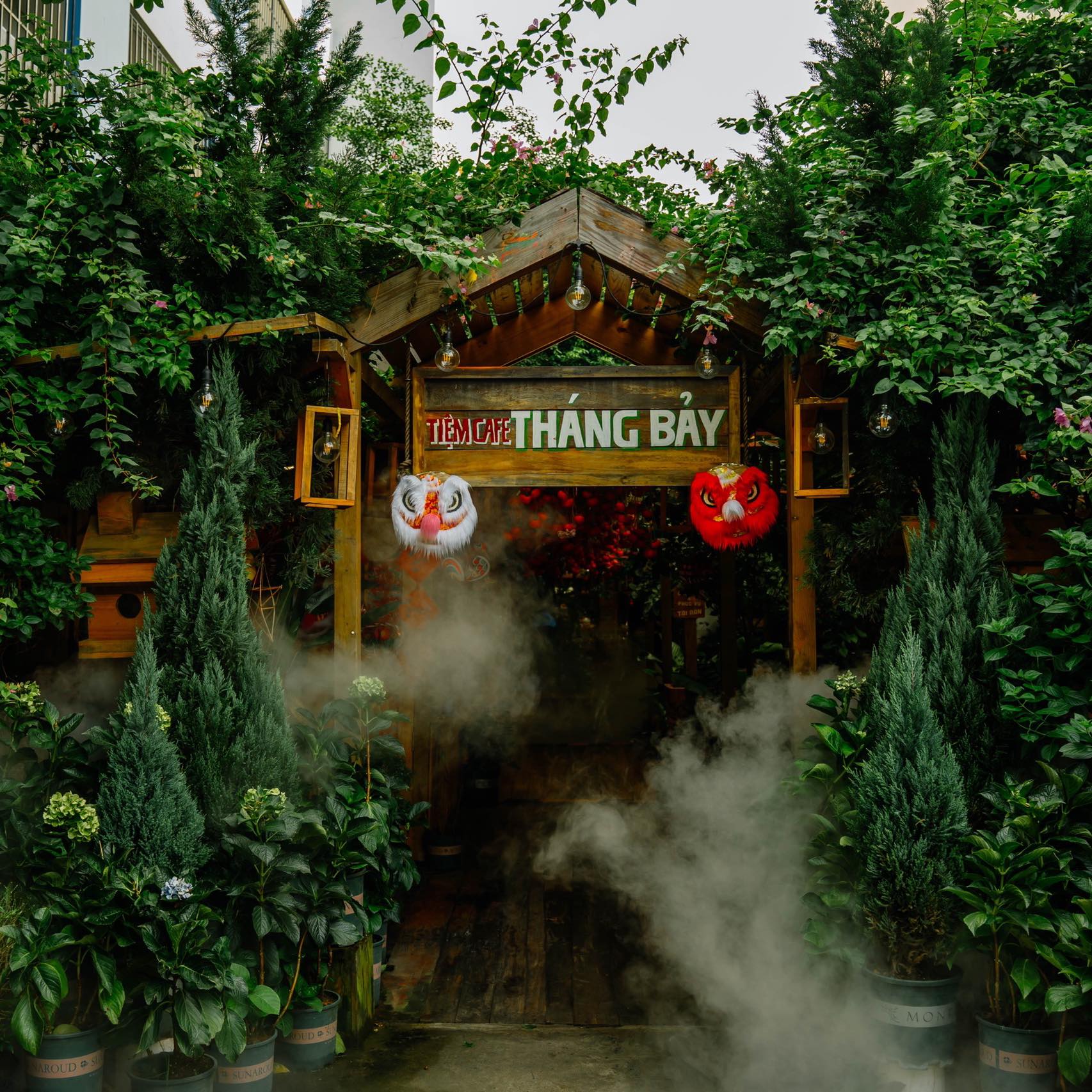 Quán cafe xuyên Tết tại quận Tân Phú