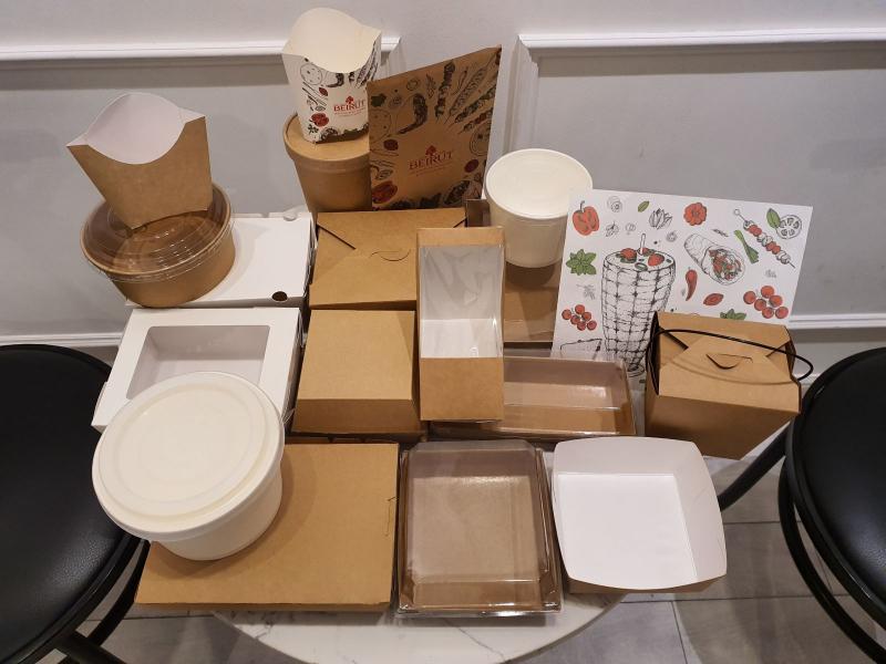 Túi giấy kraft và hộp quà tặng được sản xuất tại xưởng sản xuất bao bì giấy Minh Đức – thiết kế tối giản, đẹp và bền vững.