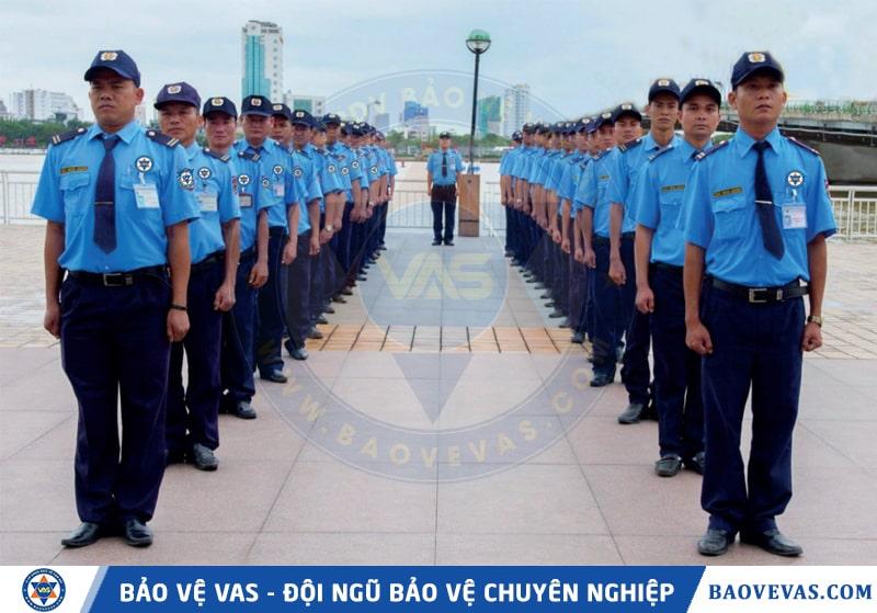 Nhân viên Vạn An Việt Nam thực hiện nhiệm vụ bảo vệ trường học, mang đến môi trường học đường an toàn với dịch vụ linh hoạt và chuyên nghiệp