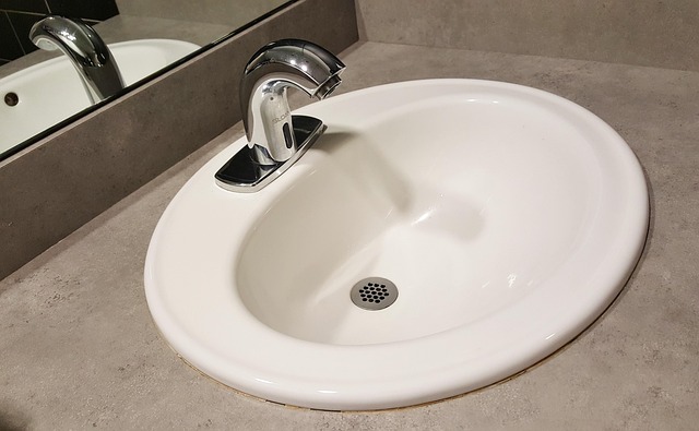bồn rửa chén bị tắc nghẹt cần thông cống