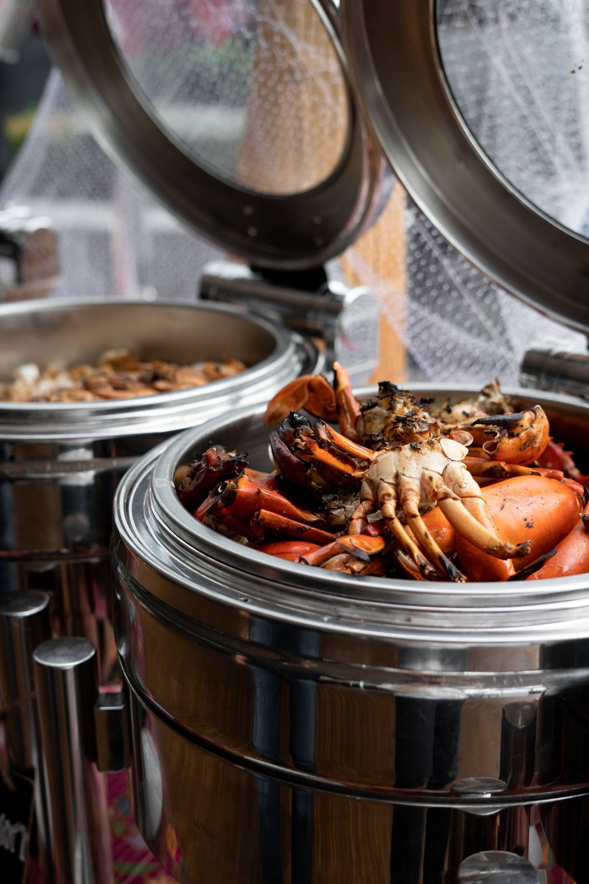 Buffet hải sản Sài Gòn với cua ghẹ tươi sống hấp dẫn