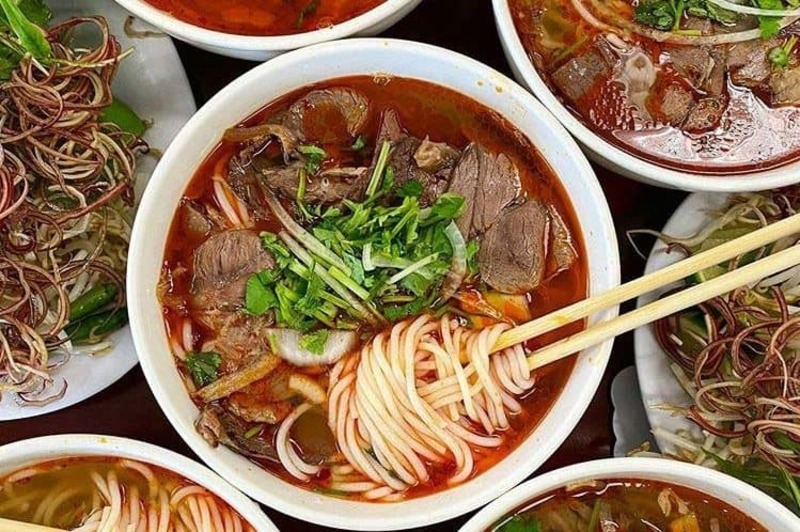 Bún bò ngon tại Sài Gòn