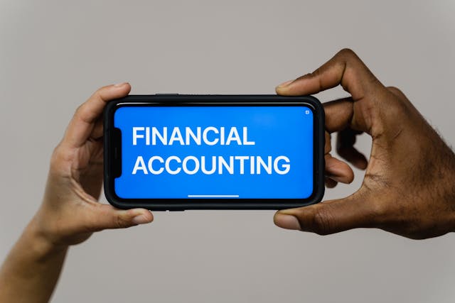 Doanh nhân sử dụng app quản lý chi tiêu