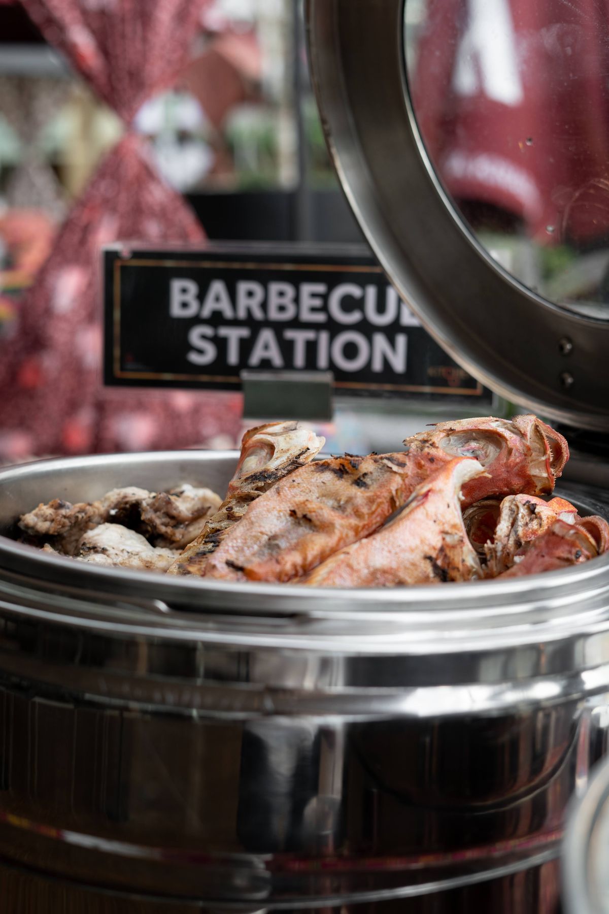 Cá biển chế biến tại buffet hải sản Sài Gòn