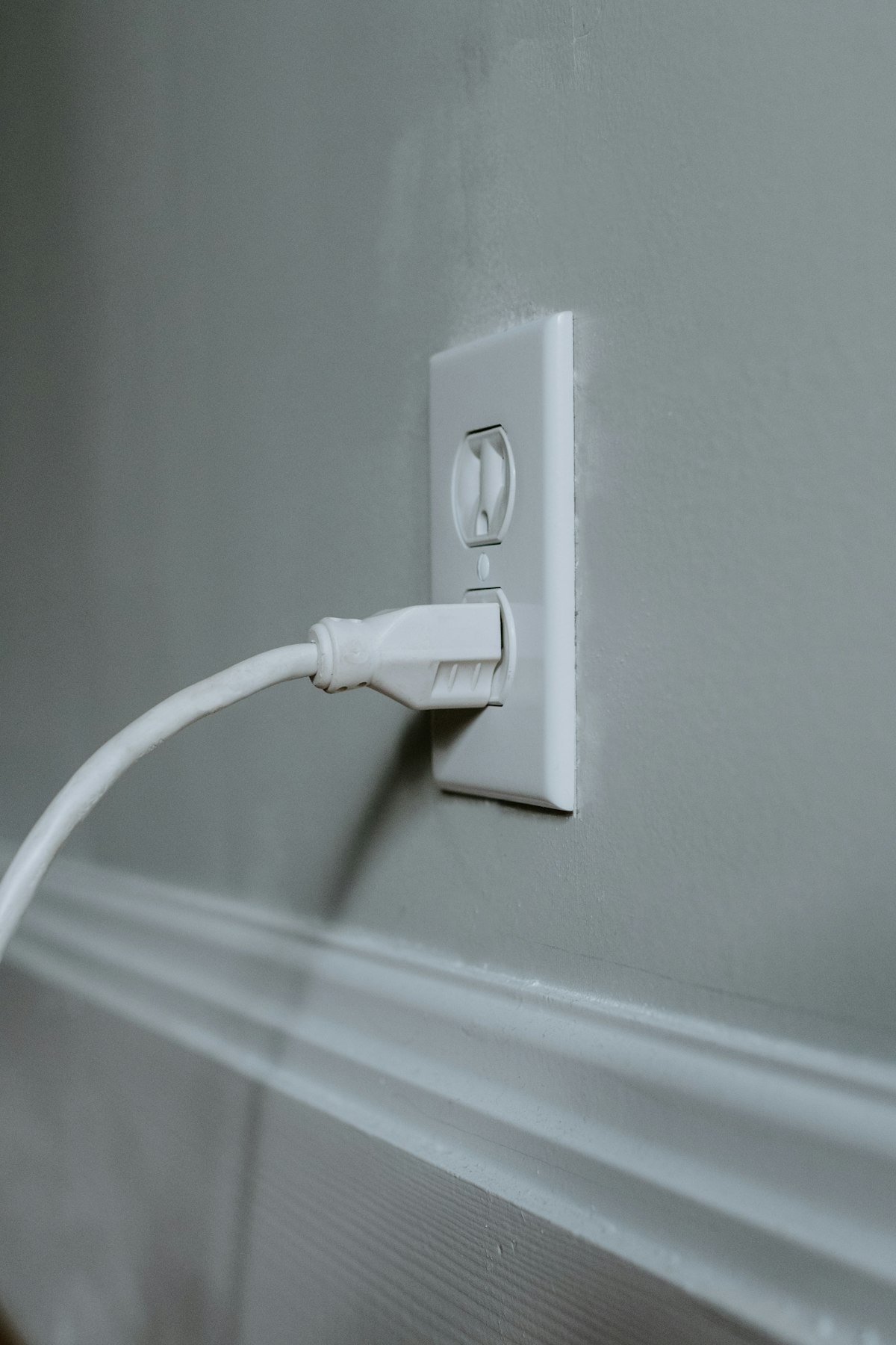 Lắp đặt ổ cắm điện chống giật đúng cách