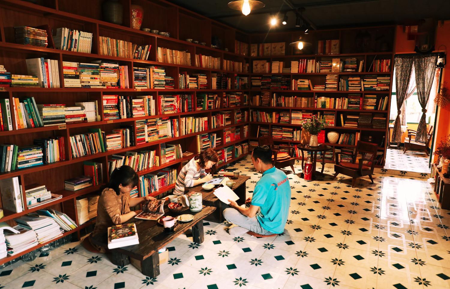 Quán cafe sách D.O.M - Coffee Capsule