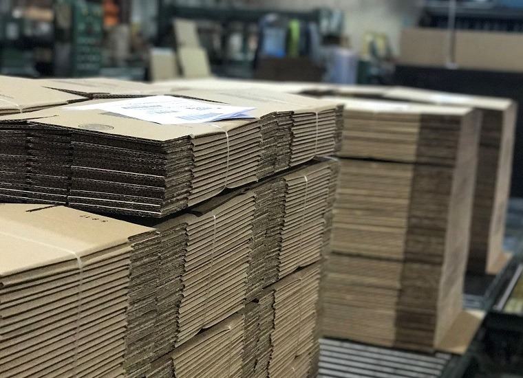 Logo Công Ty Thuận Phát Hưng – đơn vị sản xuất thùng carton 3, 5, 7 lớp và hộp giấy cao cấp, đáp ứng đơn hàng số lượng lớn với chất lượng đồng đều.