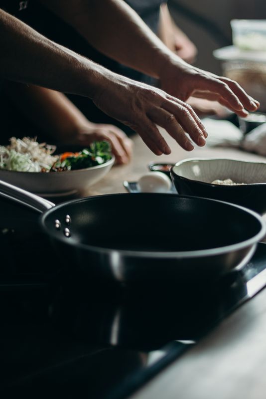 Chiên trứng bằng chảo chống dính không cháy