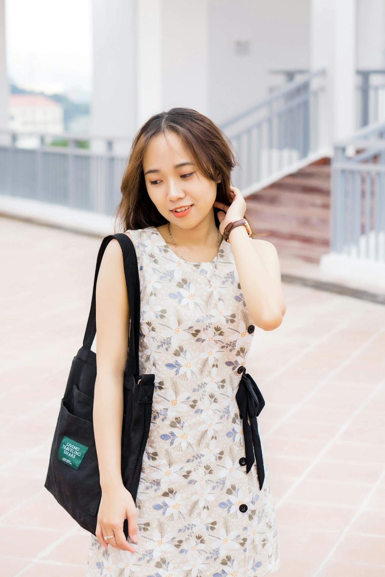 cô nàng mang balo túi xách thời trang Sài Gòn