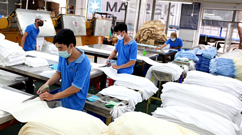 Phong Phú thương hiệu may mặc Việt Nam nổi bật với sản phẩm denim quần jeans dệt kim khăn bông và quy trình dệt nhuộm hiện đại