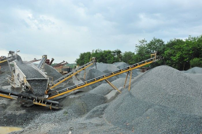 Hình ảnh vật liệu cát và đá xây dựng được kiểm định chất lượng tại kho Sài Gòn CMC – đơn vị chuyên cung cấp cát và đá xây dựng cho công trình lớn nhỏ.