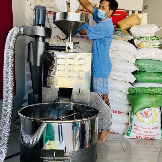 Hình ảnh máy rang cà phê hiện đại của Rio Roaster – giải pháp tối ưu trong cung cấp máy rang cà phê cho thị trường nội địa và xuất khẩu.