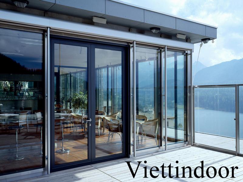 Cửa nhôm Xingfa và vách kính cường lực được thi công bởi Viettindoor – chuyên sản xuất nhôm kính theo yêu cầu thiết kế.