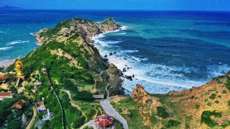 Đảo Yến – Địa điểm du lịch hoang sơ, nơi trú ngụ của chim yến.