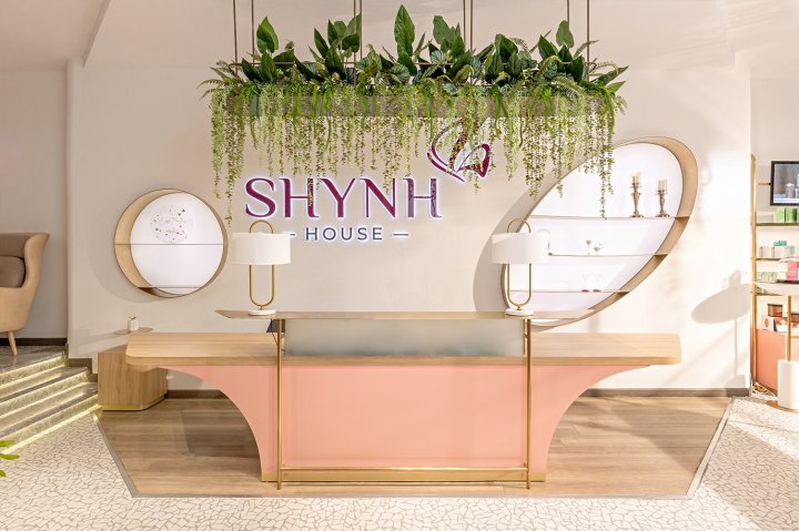 Quầy lễ tân dịch vụ chăm sóc da Shynh House