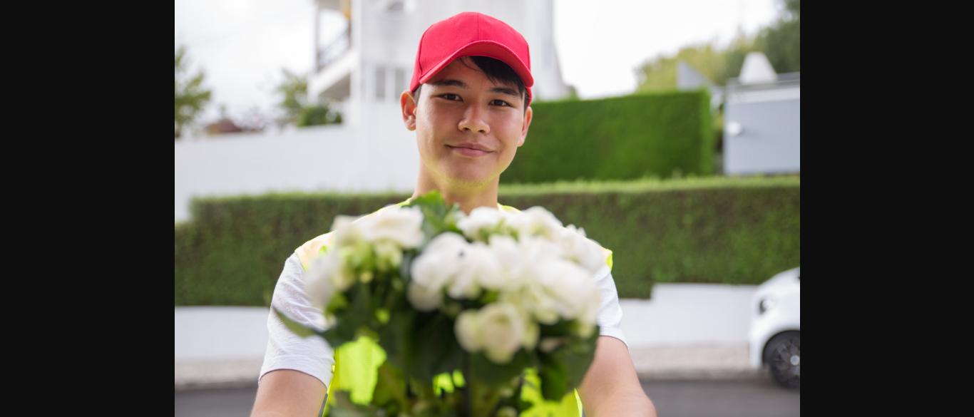 Dịch Vụ Đặt Hoa Tươi Theo Yêu Cầu TPHCM