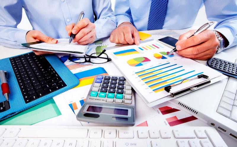 Luật sư và kế toán viên của Quang Minh đang tư vấn giải pháp tài chính – pháp lý cho doanh nghiệp tại TP.HCM, xử lý tình huống thuế phức tạp.