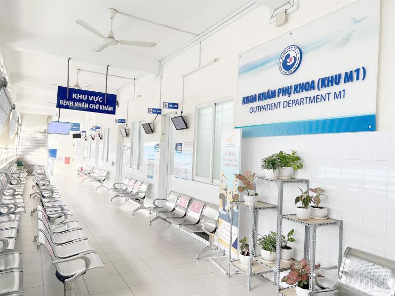 Hình ảnh Bệnh viện Từ Dũ – Trung tâm sản phụ khoa hàng đầu Việt Nam, nổi bật với các phương pháp hiện đại trong điều trị buồng trứng đa nang và hỗ trợ sinh sản.