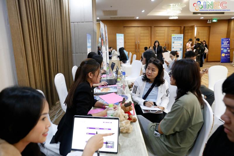 Hình ảnh Du học INEC – công ty tư vấn du học Thụy Sỹ uy tín với hơn một thập kỷ kinh nghiệm, chuyên hỗ trợ sinh viên ngành nhà hàng – khách sạn và du lịch.