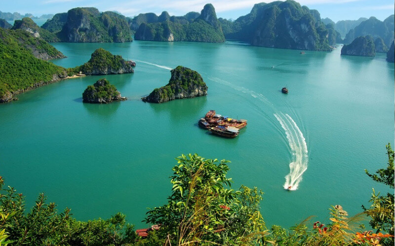 Cảnh đẹp Hạ Long khi du lịch 3 ngày 2 đêm trên du thuyền.