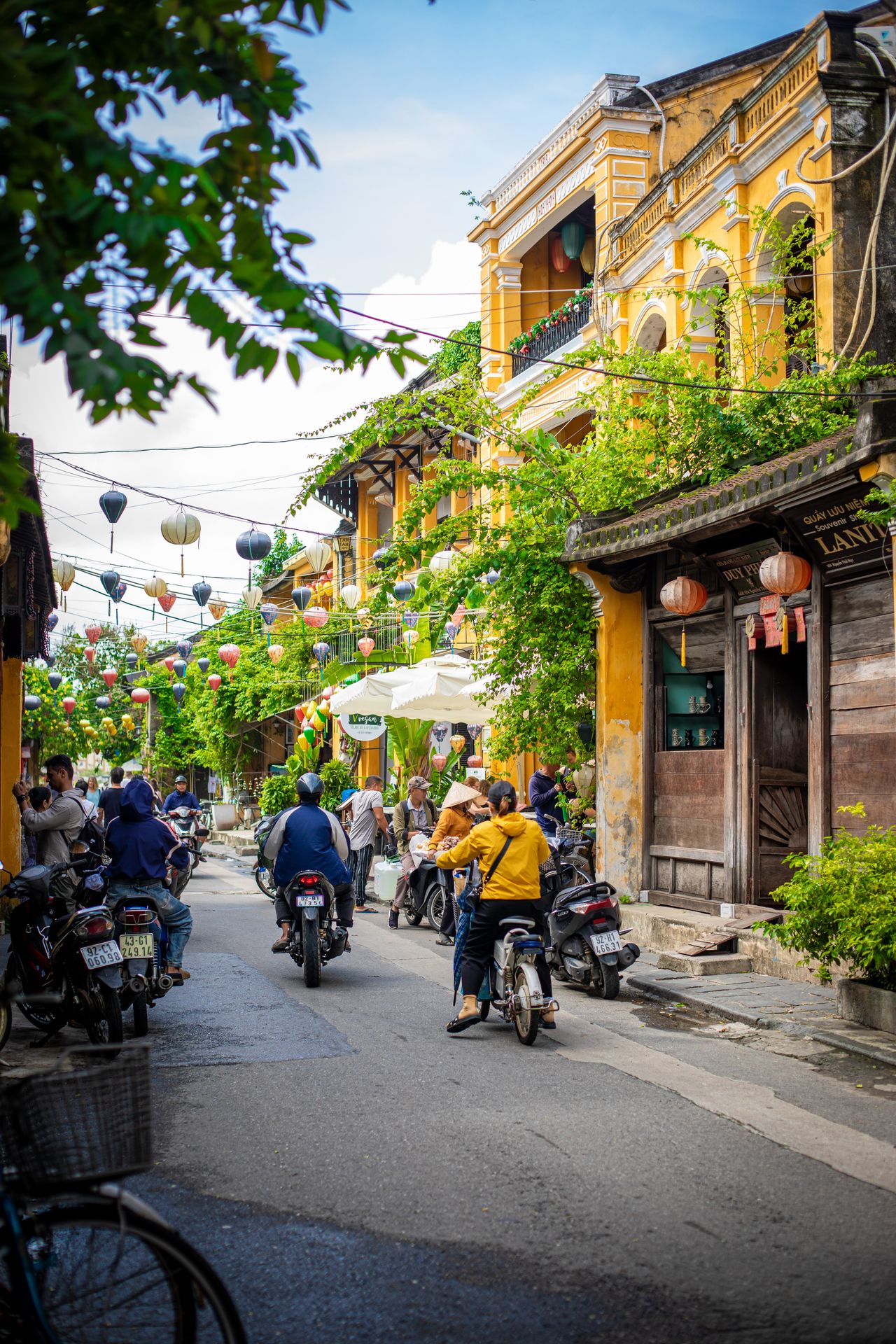 Du lịch Việt Nam - Đường phố Hội An cổ kính