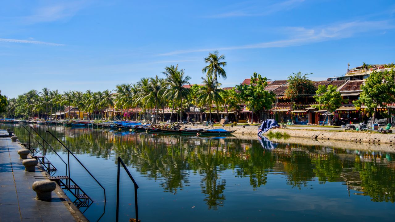 Du lịch Việt Nam - Phố cổ Hội An bên sông