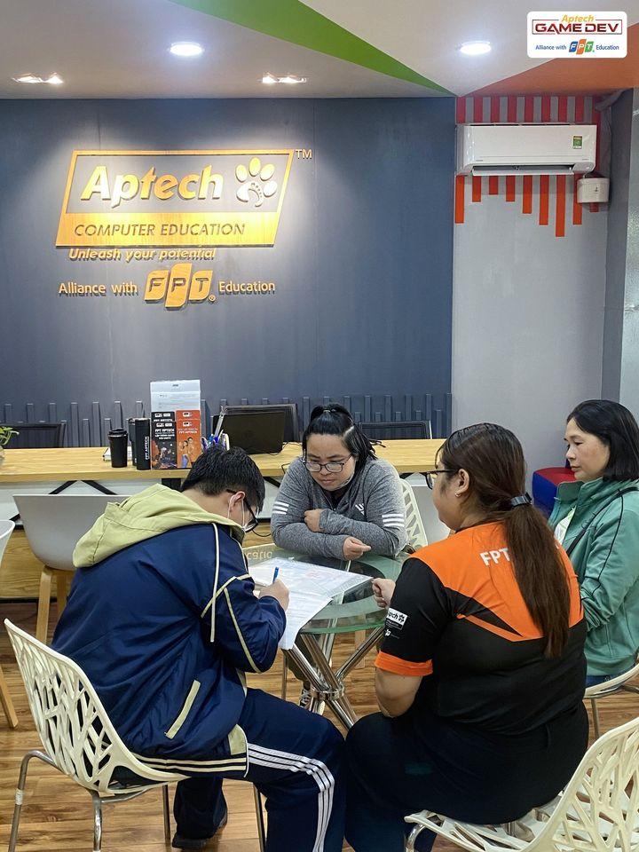FPT APTECH - Đa Nền Tảng 