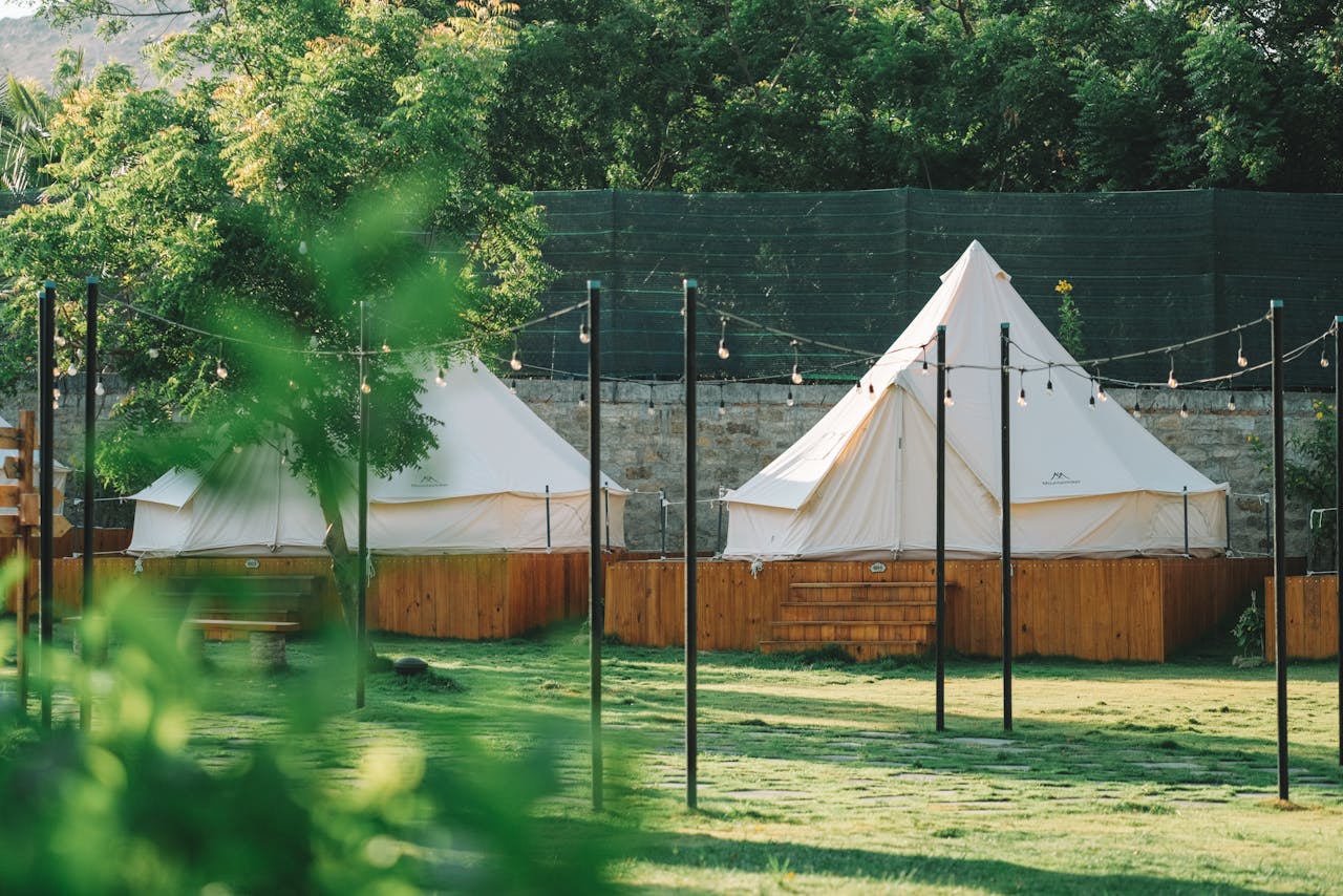 Glamping Hồ Trị An - khu lều đêm đèn dây tại Việt Nam