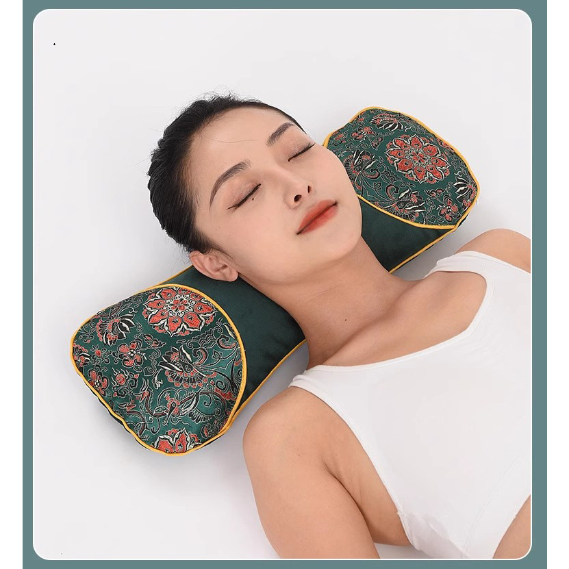 Sử dụng gối thảo dược kê cổ giảm đau mỏi