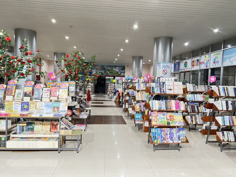 Nhà Sách Phương Nam tại Vincom – nhà sách uy tín Thủ Đức mang phong cách hiện đại, sáng tạo.