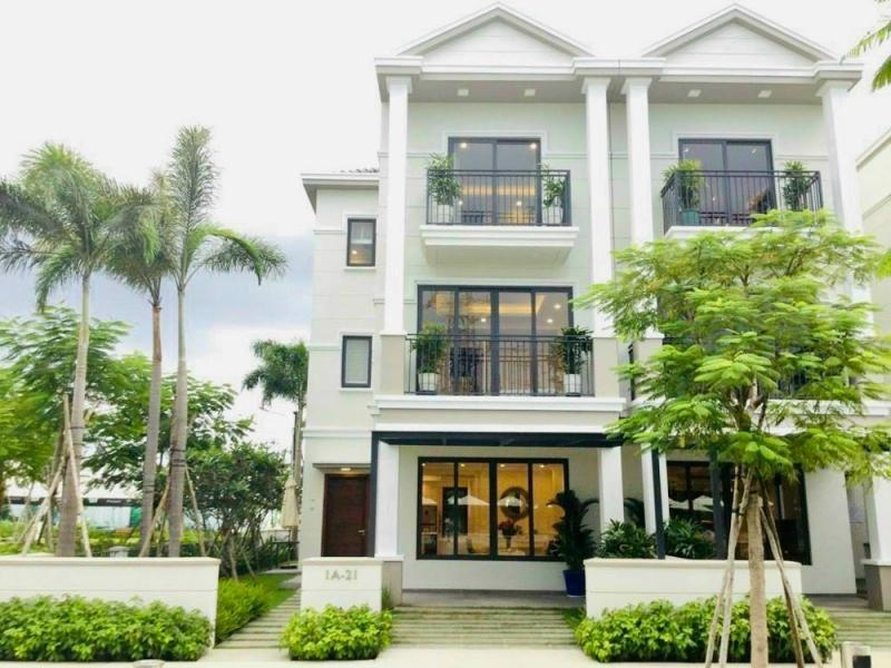 Resort & Villa chất lượng Nine South tại TP.HCM với biệt thự sang trọng, hồ bơi riêng, phòng gym và sân tennis.