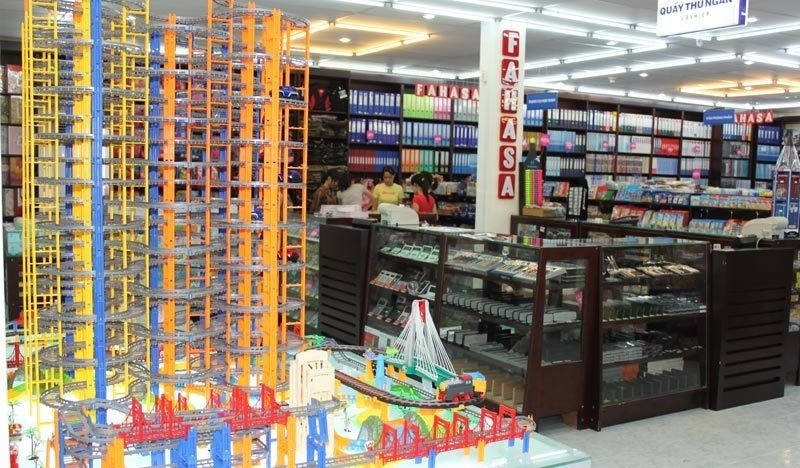 FAHASA – chuỗi nhà sách lâu đời uy tín, nơi cung cấp đa dạng sách ngoại văn tại TP.HCM.