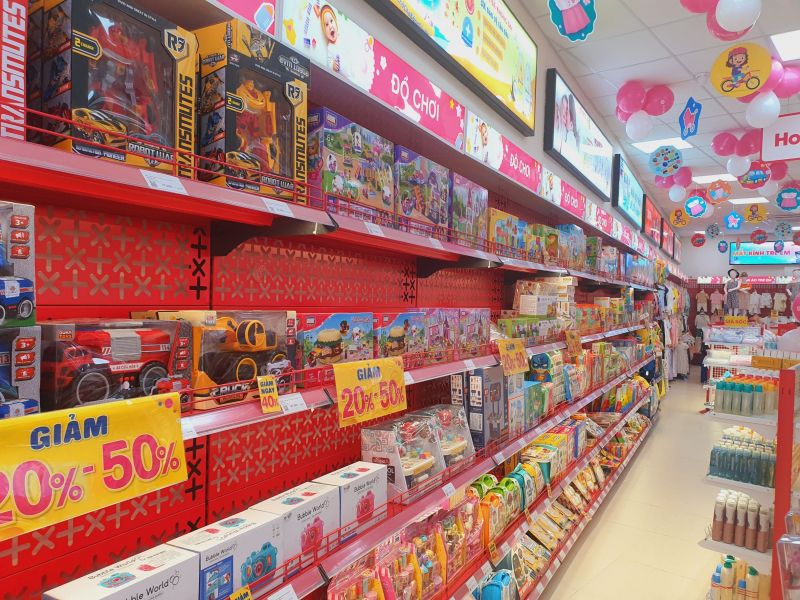 Không gian AVAKids Quận 7, shop mẹ và bé với đầy đủ quần áo, đồ chơi, phụ kiện và thực phẩm bổ sung cho bé.