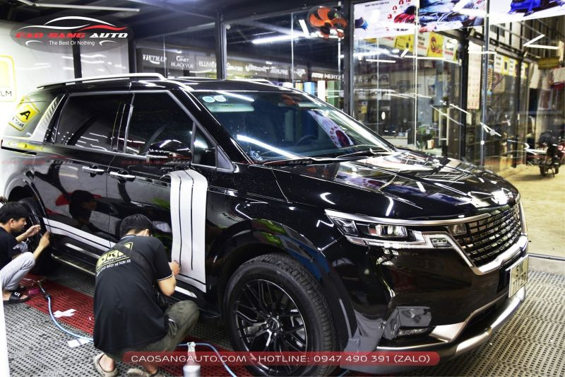 Xe hơi được wrap đổi màu tại Phoenix Auto với decal chính hãng.