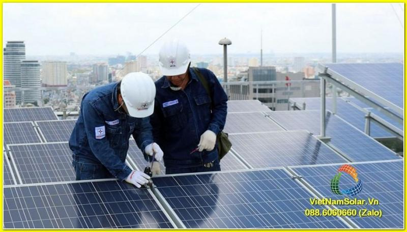 Hình ảnh pin năng lượng mặt trời của Việt Nam Solar lắp đặt tại Quận 2.