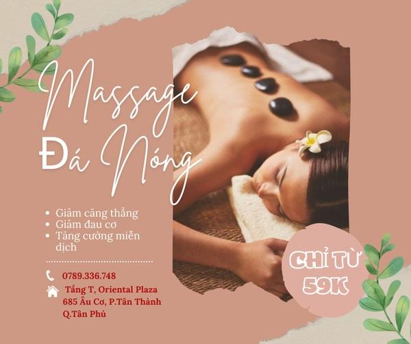 Kỹ thuật viên Linh Anh Spa thực hiện massage thư giãn với tinh dầu thiên nhiên.