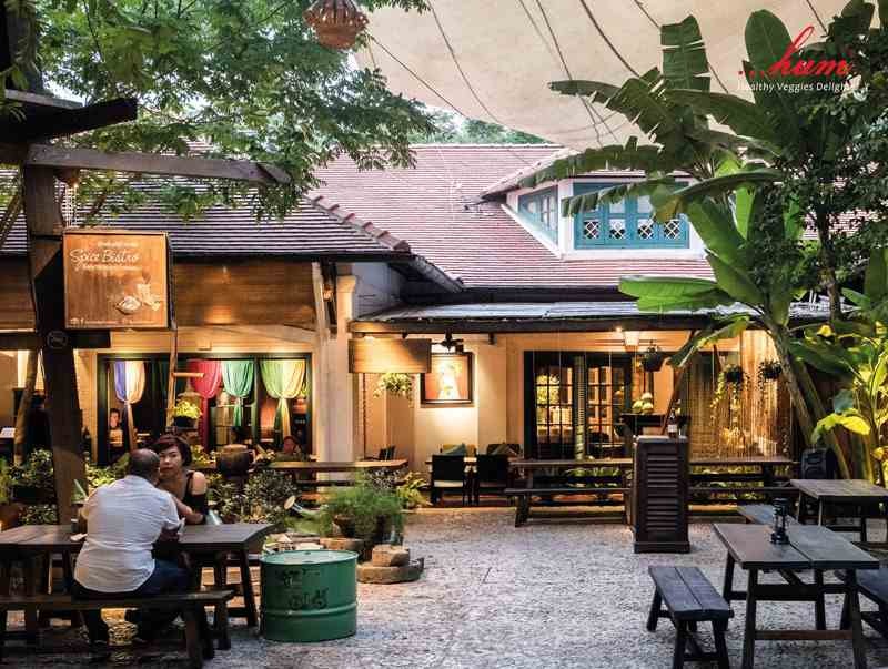 Khung cảnh thơ mộng tại Hum