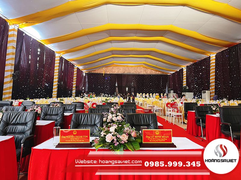 Nhà bạt sự kiện ngoài trời cho thuê bởi Hoàng Sa Việt Media với phong cách thiết kế thẩm mỹ và chắc chắn.