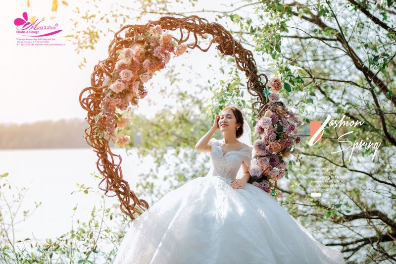 Váy cưới sang trọng tại Mailisa, nơi cung cấp dịch vụ thuê váy cưới và makeup trọn gói cho cô dâu.