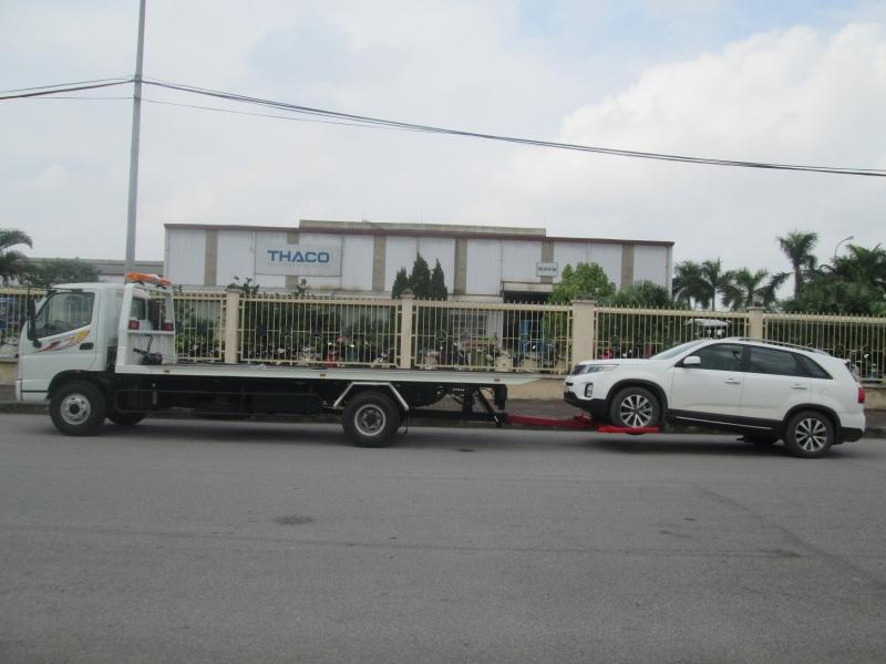Xe cứu hộ Hồ Chí Minh hỗ trợ khách hàng với dịch vụ sửa chữa và vận chuyển an toàn.