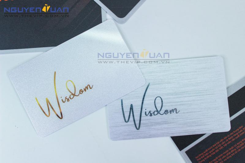 Công Ty Nguyên Tuấn chuyên in thẻ nhựa nhân viên, VIP, thẻ khách hàng và thẻ bảo hành với thiết kế linh hoạt và chất lượng in ấn vượt trội.