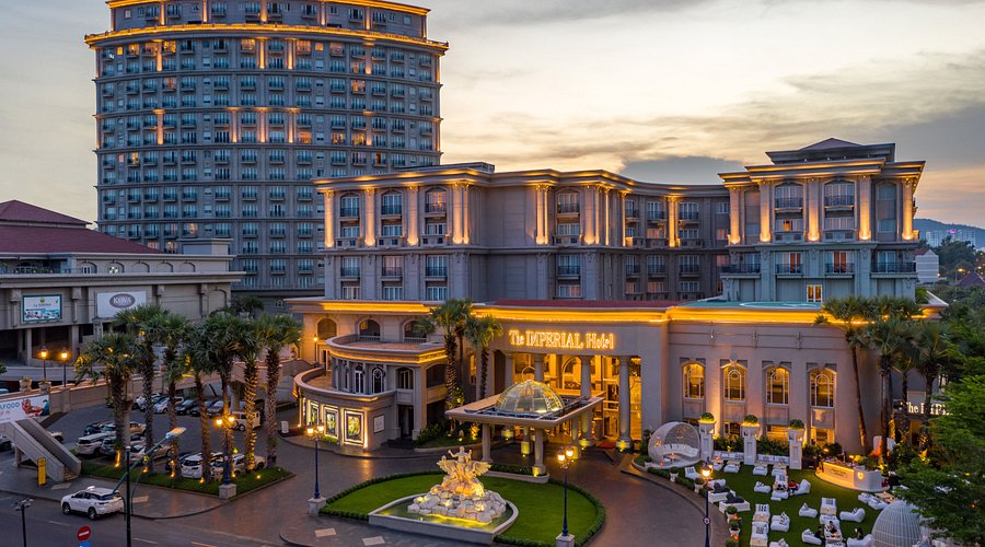 Khách sạn Imperial và du lịch núi bà đen