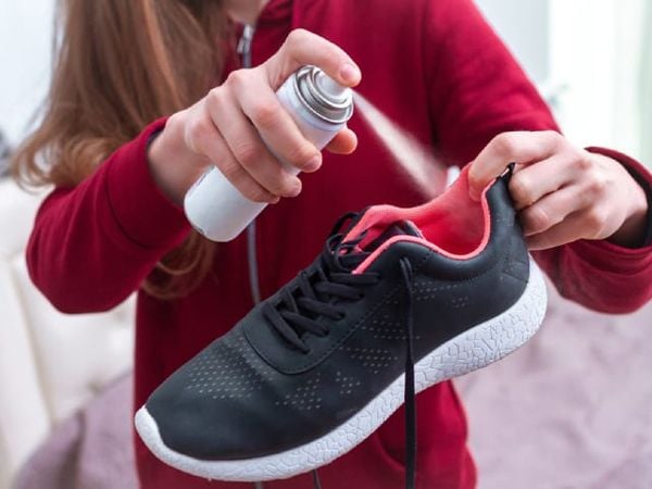 xịt khử mui giày